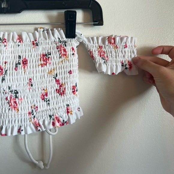 Xhilaration Other - Xhilaration, S, white, NWT, Never Worn, flowered swimsuit top ruffles + sleeves